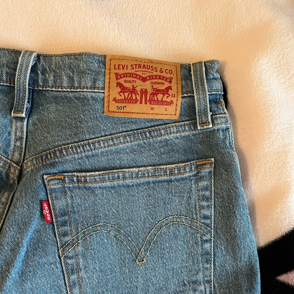 501 LEVIS SHORTS